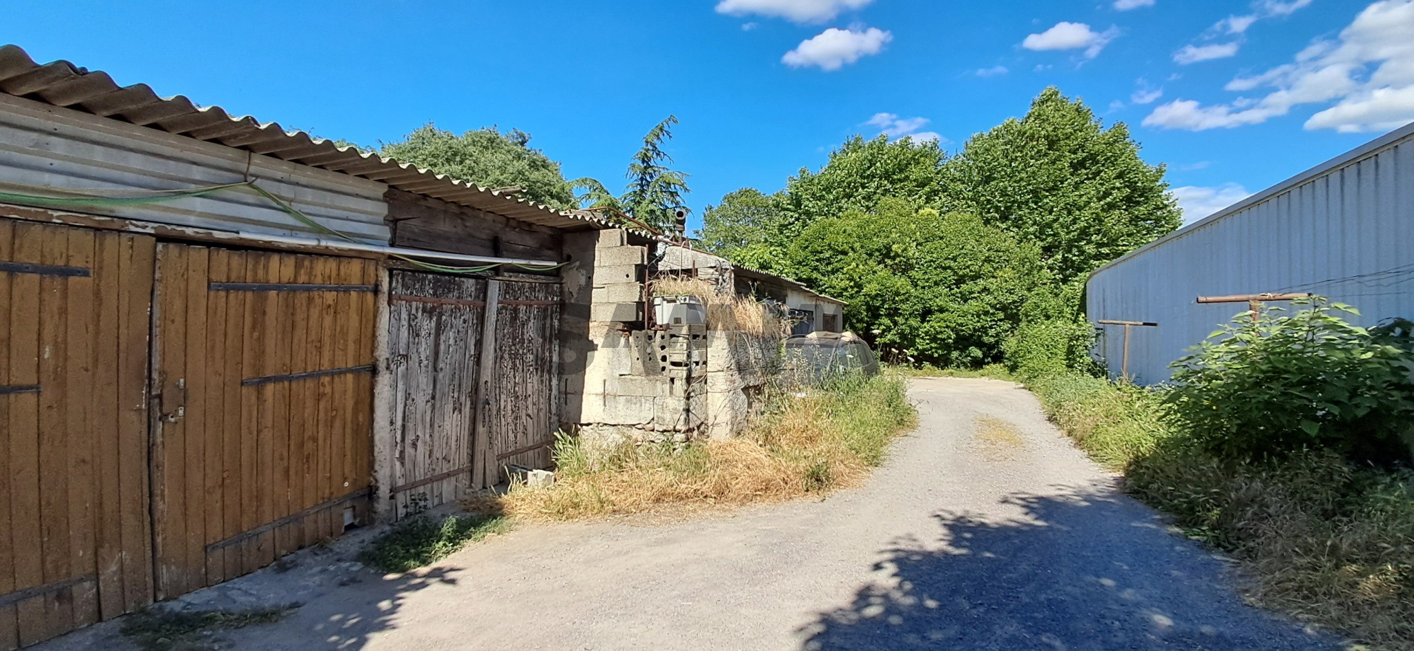 Vente Bureau / Commerce à Saint-Hippolyte-du-Fort 19 pièces