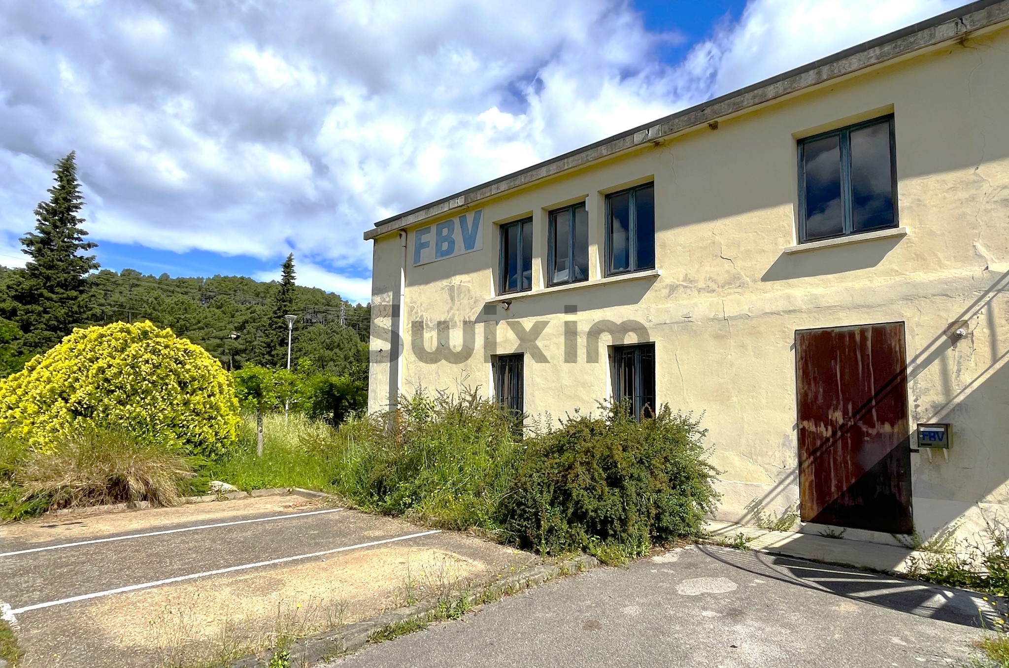 Vente Bureau / Commerce à Alès 9 pièces